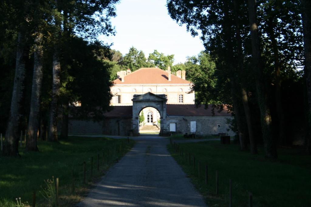 Chateau De L'Oiseliniere Gorges (Pays de la Loire) Exterior photo