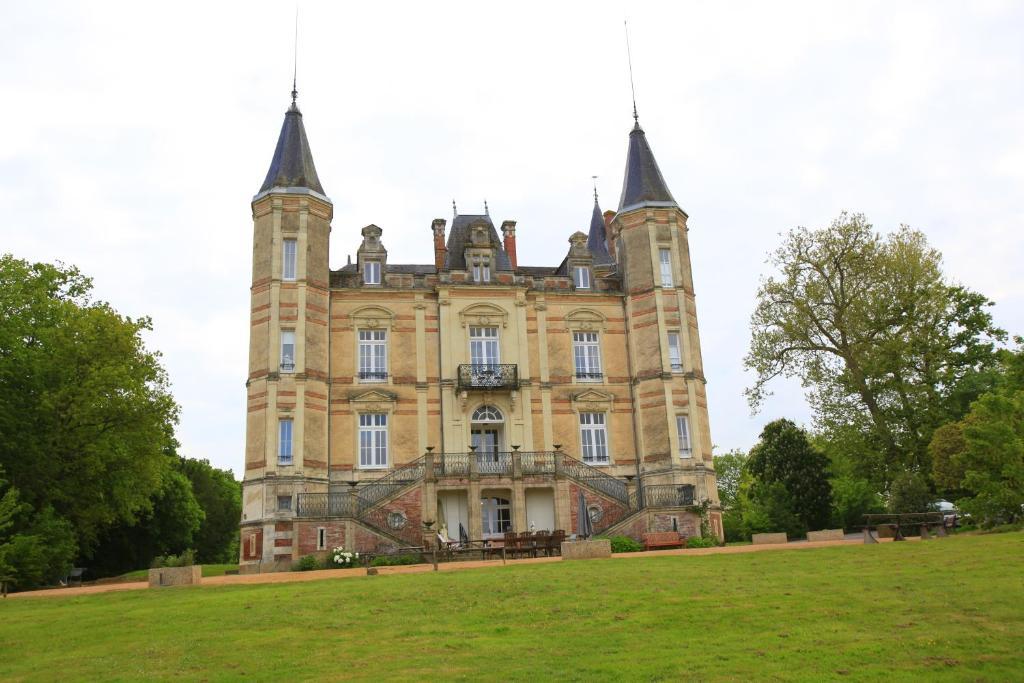 Chateau De L'Oiseliniere Gorges (Pays de la Loire) Exterior photo